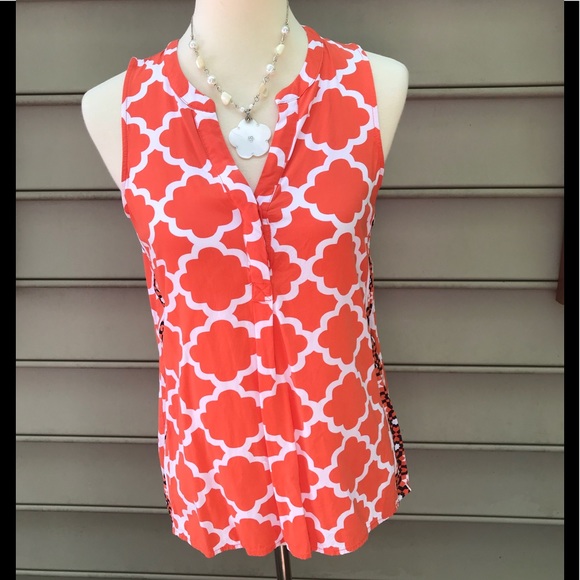crown & ivy Tops - Crown & Ivy Orange Print Top Medium